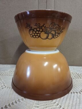 Pyrex Old Orchard Mixing Bowls 401 402